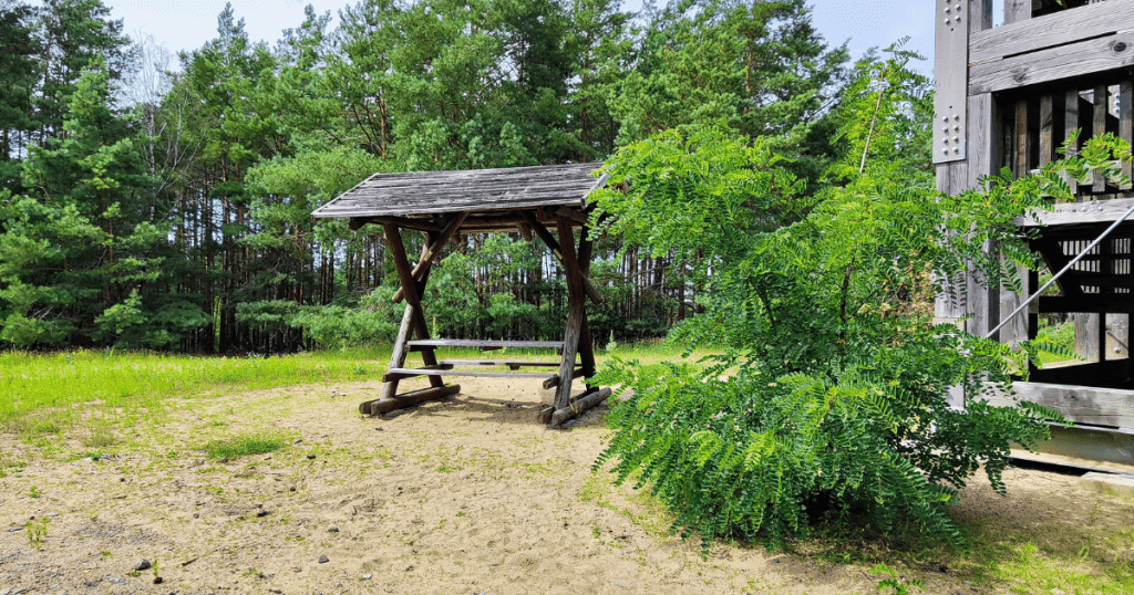 Aussichtsturm auf dem Löwendorfer Berg, Rastplatz